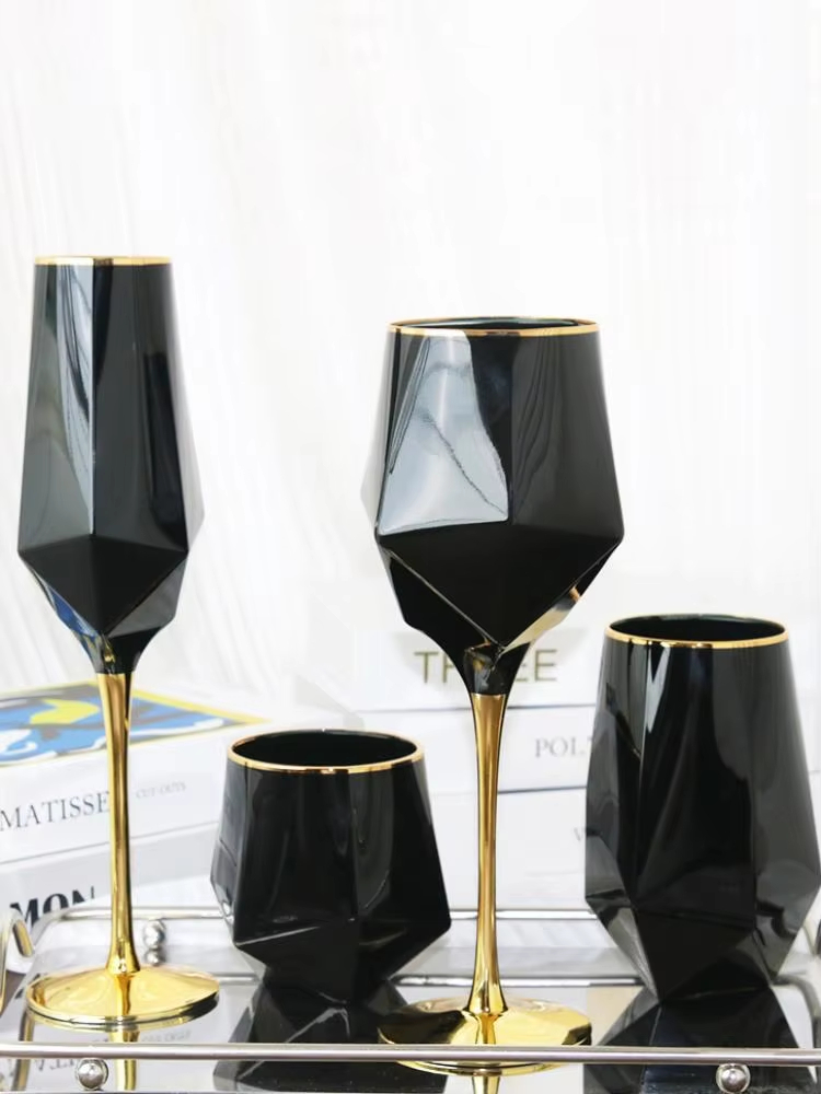 Puur zwart kristal gouden rand - Wine Beer Whiskey recensie en prijs