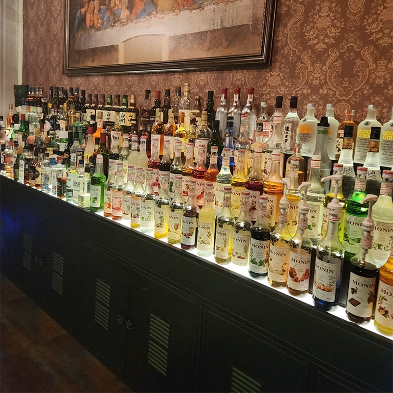Wijnkast Vitrinekast Aan de mu - Wine Beer Restaurant recensie en prijs